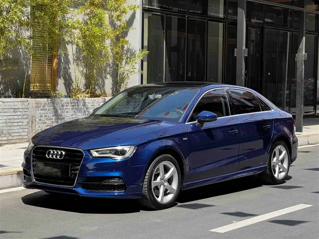 Audi A3 (Import) 2015 Limousine 45 TFSI S line Luxury фото 3
