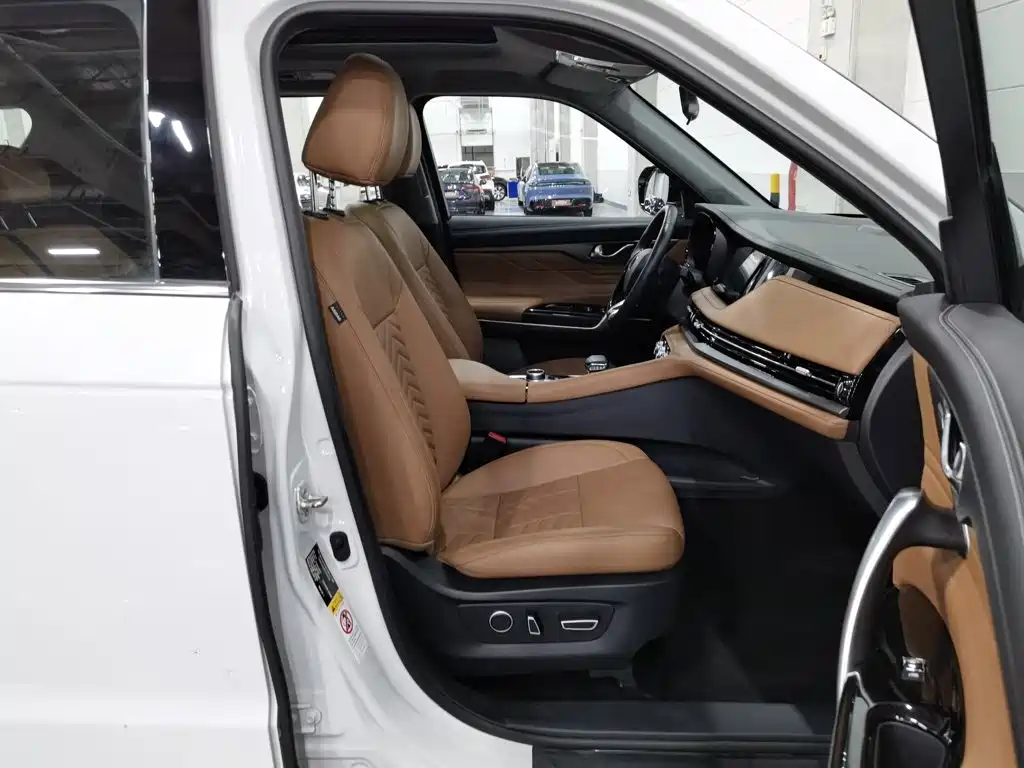 Changan CS95 2023 2023 2.0T 2WD Luxury PLUS