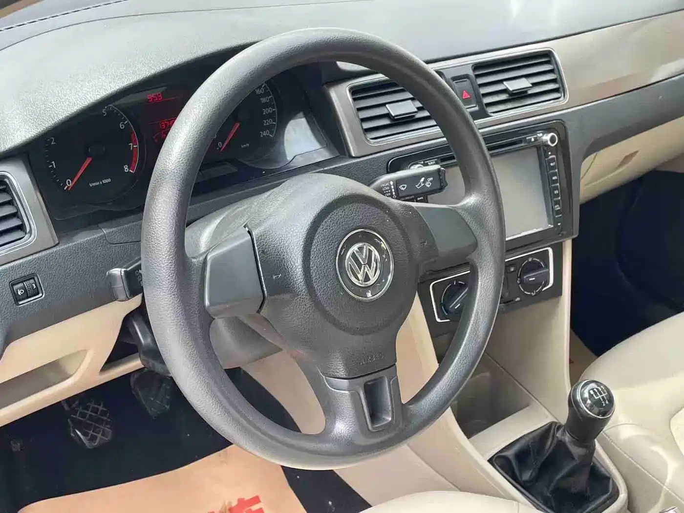 Volkswagen Santana 2013 1.6L Manual Comfort Edition фото 4