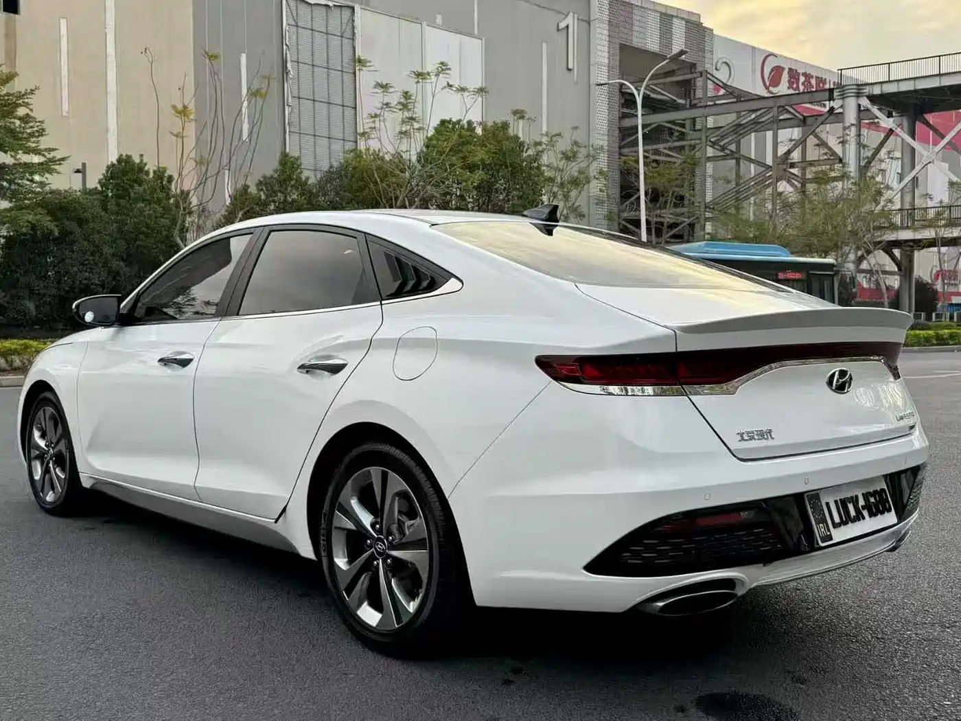 Photo 4 - Hyundai Fista
