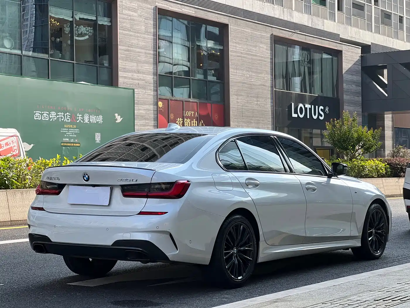 BMW 3 Series 2021 Second Facelift 325Li M Sport Night Package фото 24