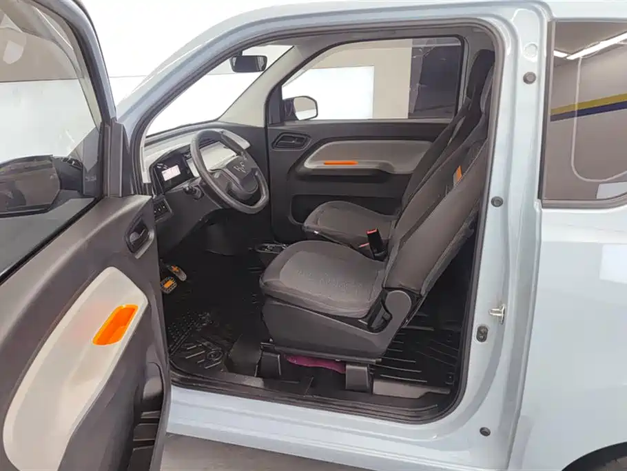 WULING AUTOMOBILE HONGGUANG MINIEV