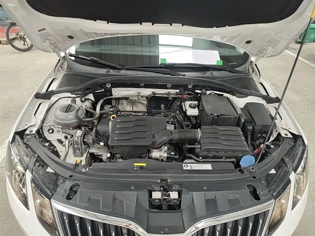 Škoda Octavia 2019 1.5L Automatic Luxury Edition фото 20