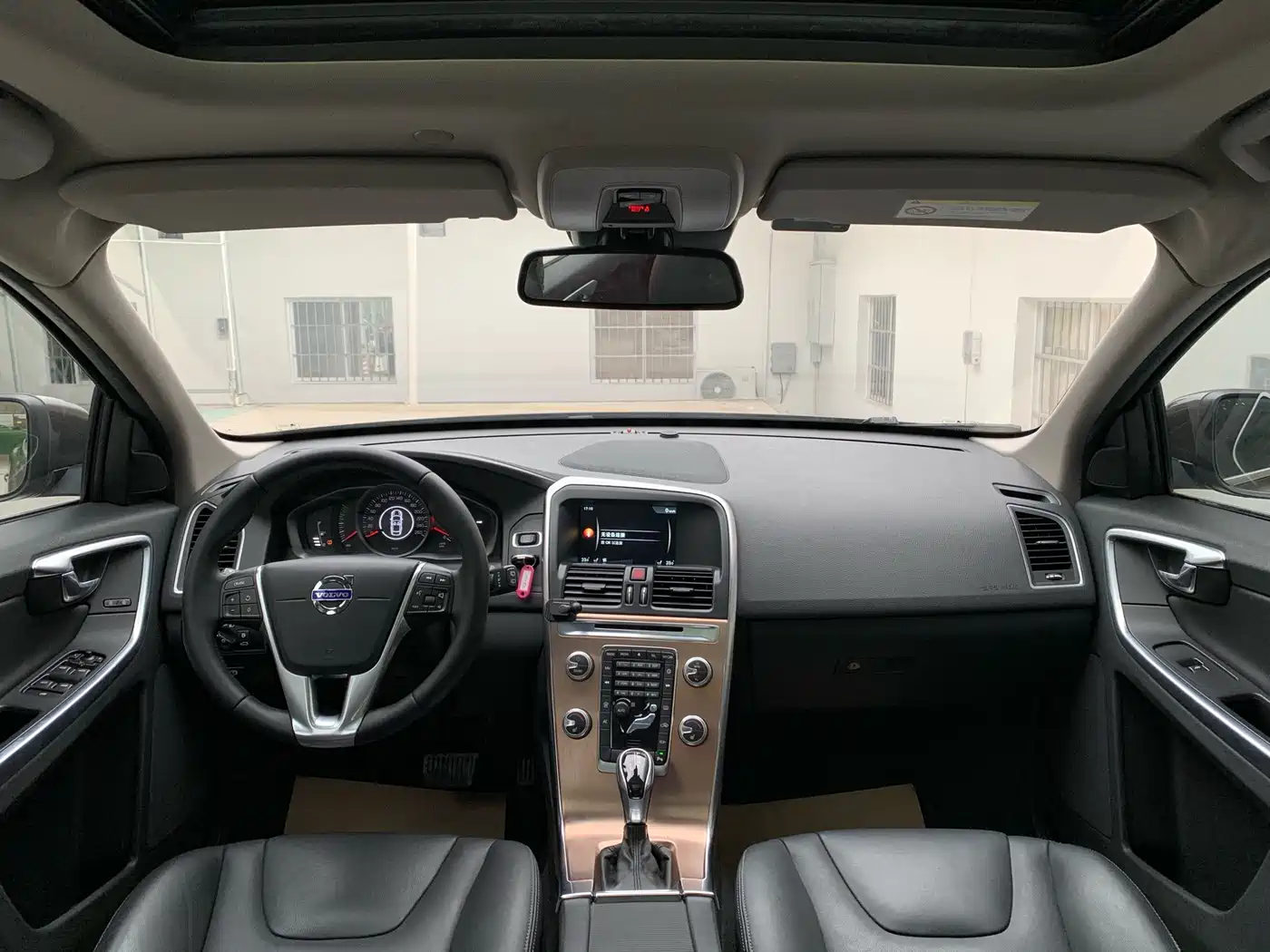 Фото 5 - Volvo XC60