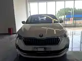 Photo 3 - Škoda Rapid