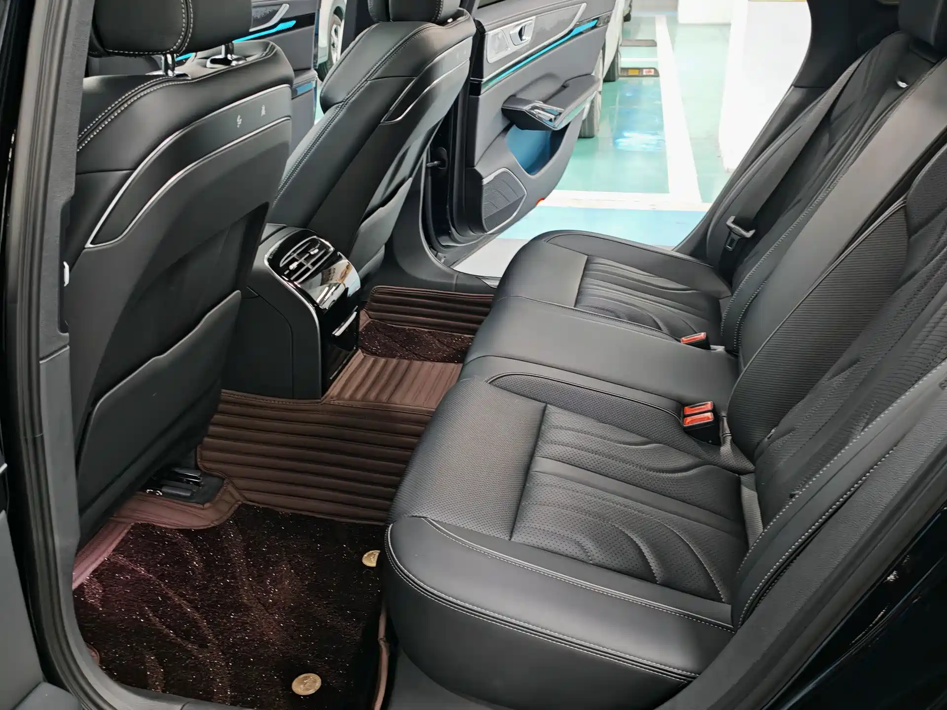 Фото 5 - Hongqi H9