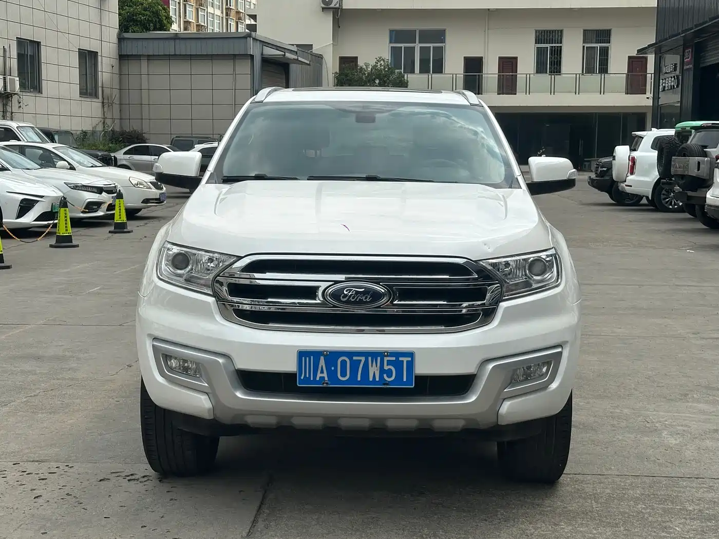 Ford Everest 2018 2017 2.0T Gasoline Automatic 4WD Luxury Edition 7-Seater
