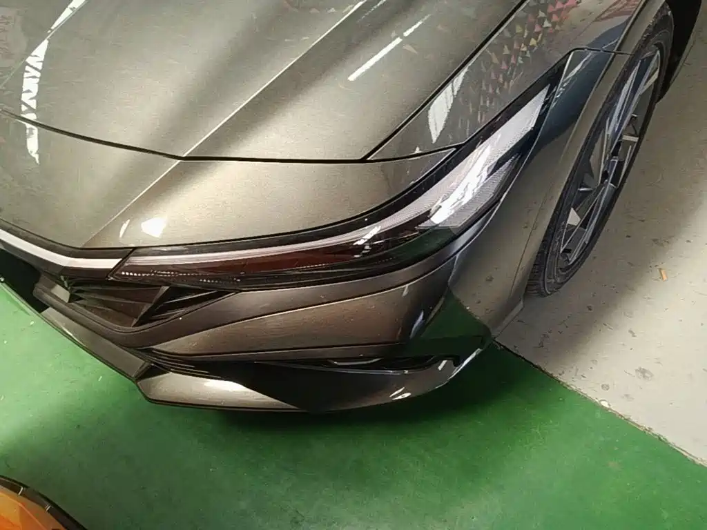 Photo 24 - Hyundai Elantra