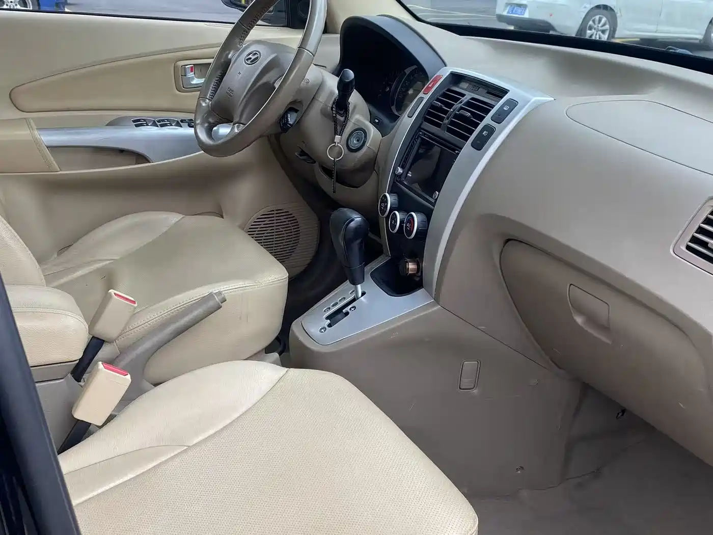 Hyundai Tucson 2013 2.0L Automatic 2WD Comfort фото 15