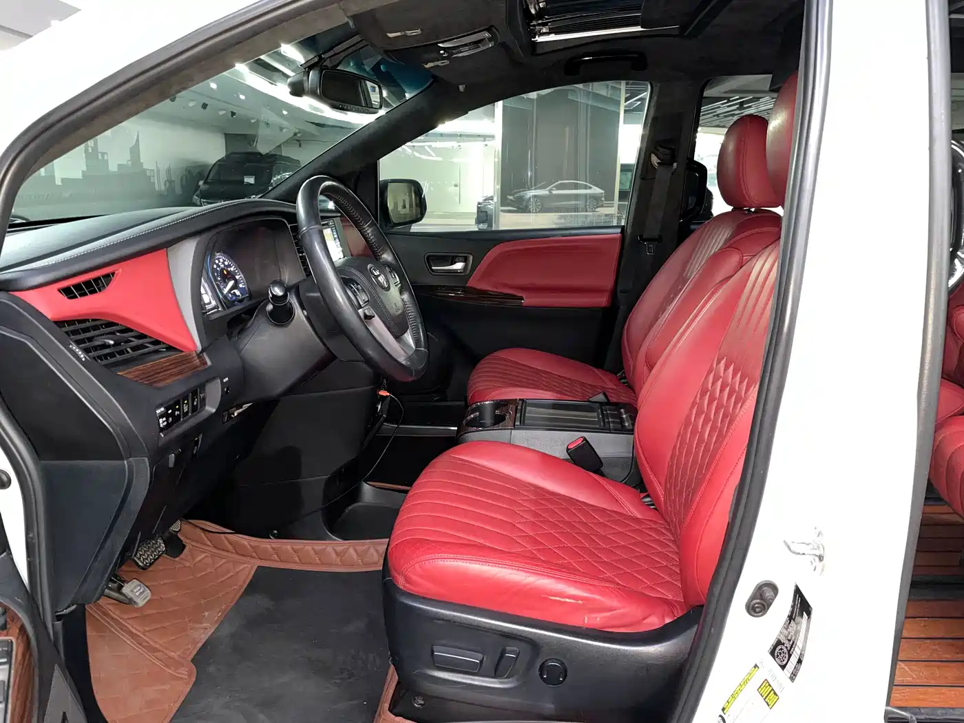 Toyota Sienna 2015 3.5L 4WD L фото 11