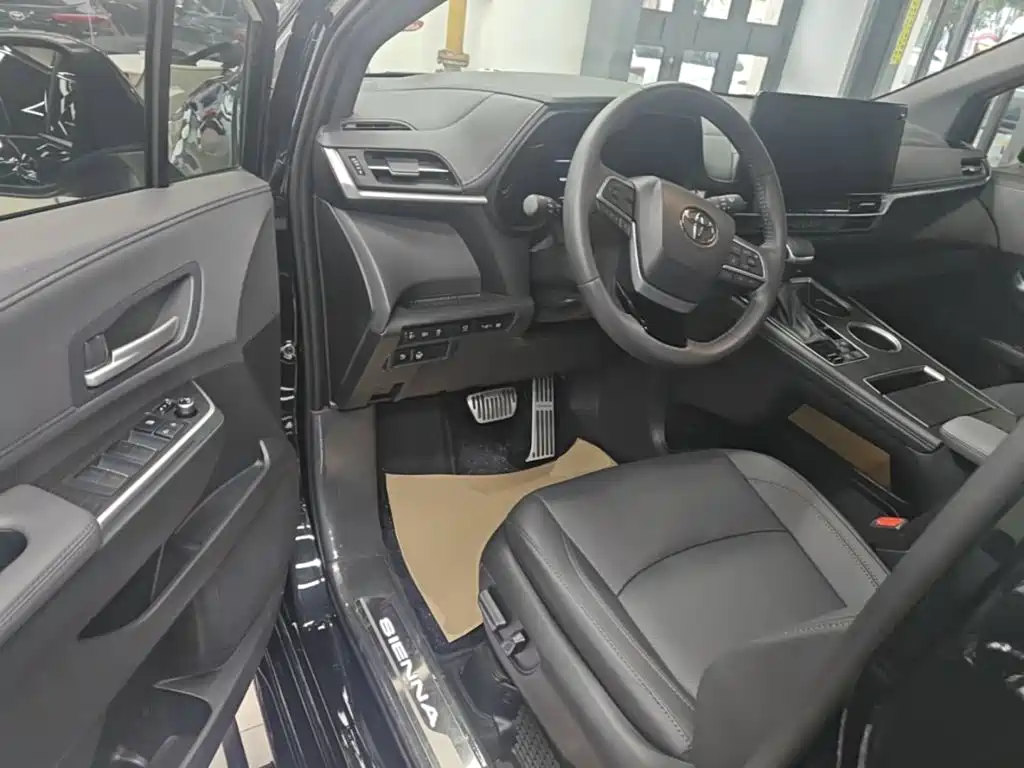Toyota Sienna 2026 2026 2.5L Hybrid AWD Premium Edition