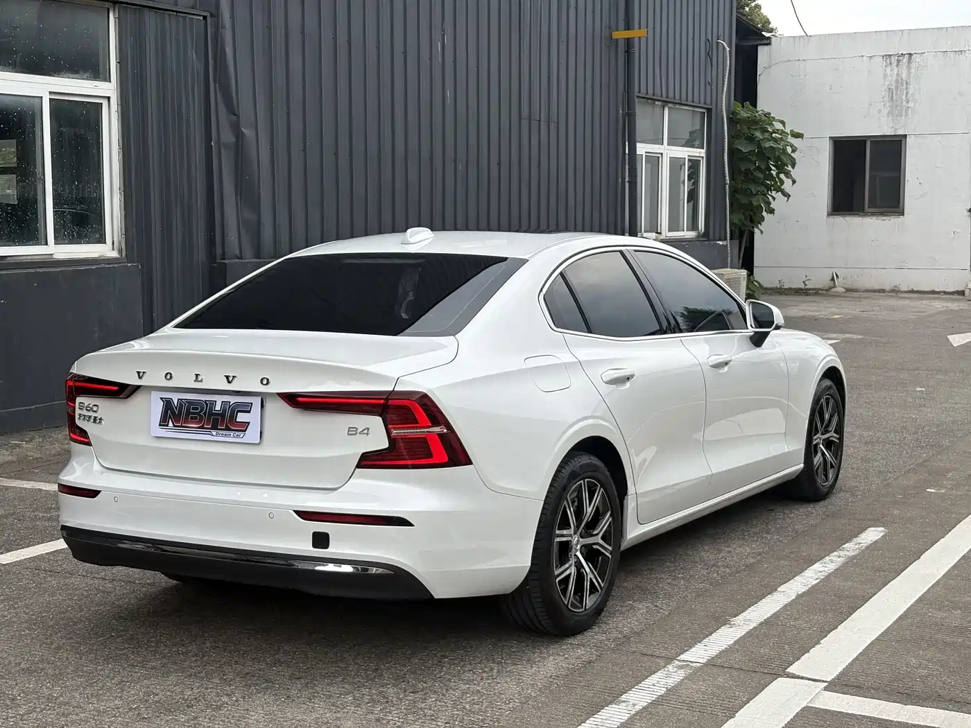Volvo S60 2025 B4 Smart Luxury Edition фото 8