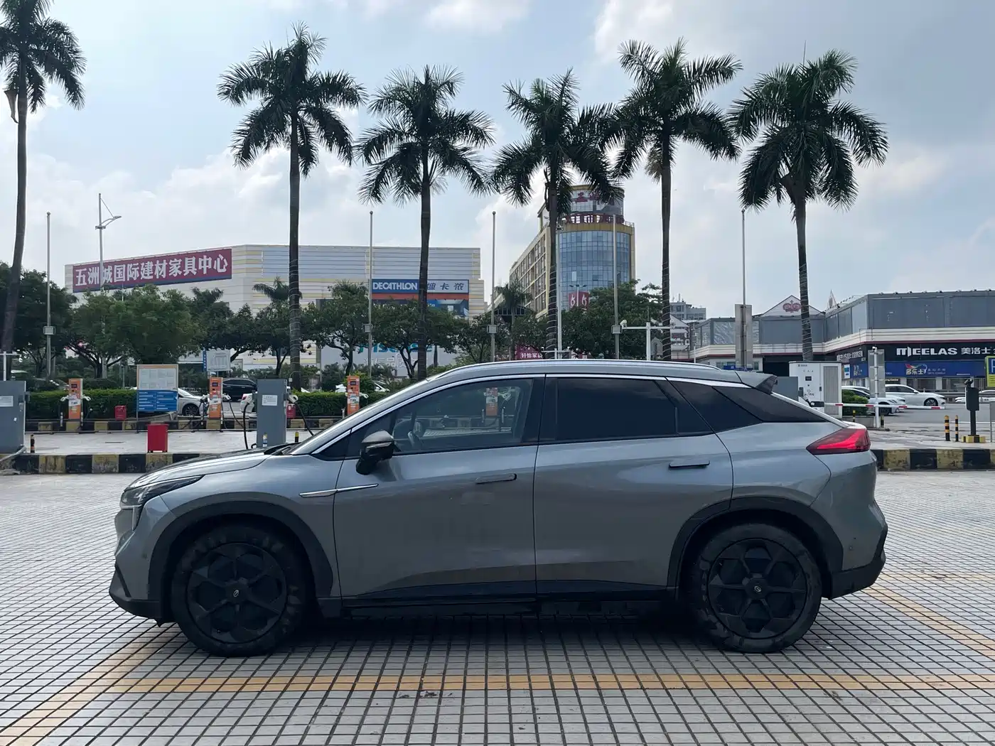 2020 Aion LX