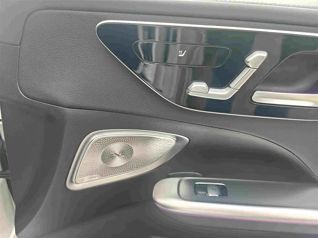 Mercedes-Benz C-Class 2025 Facelift C 260 L Night Sport Edition фото 15