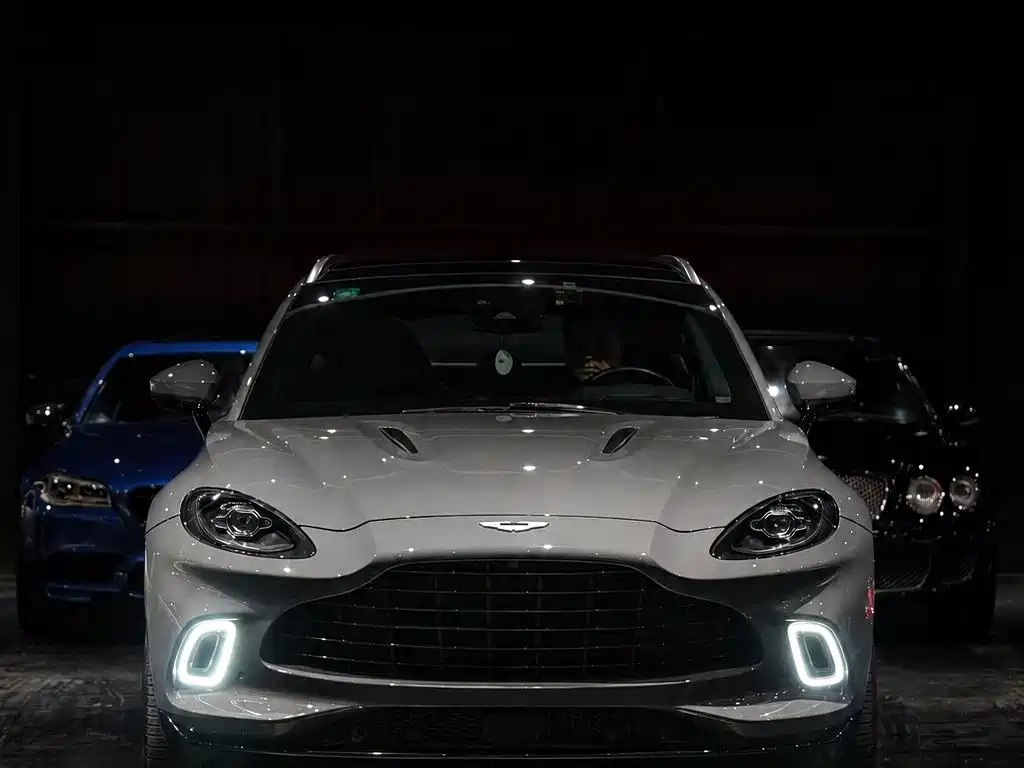 Aston Martin DBX 2022 2022 4.0T V8