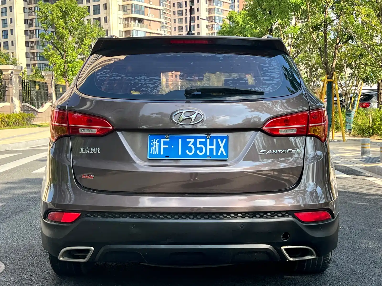 Photo 6 - Hyundai Santa Fe