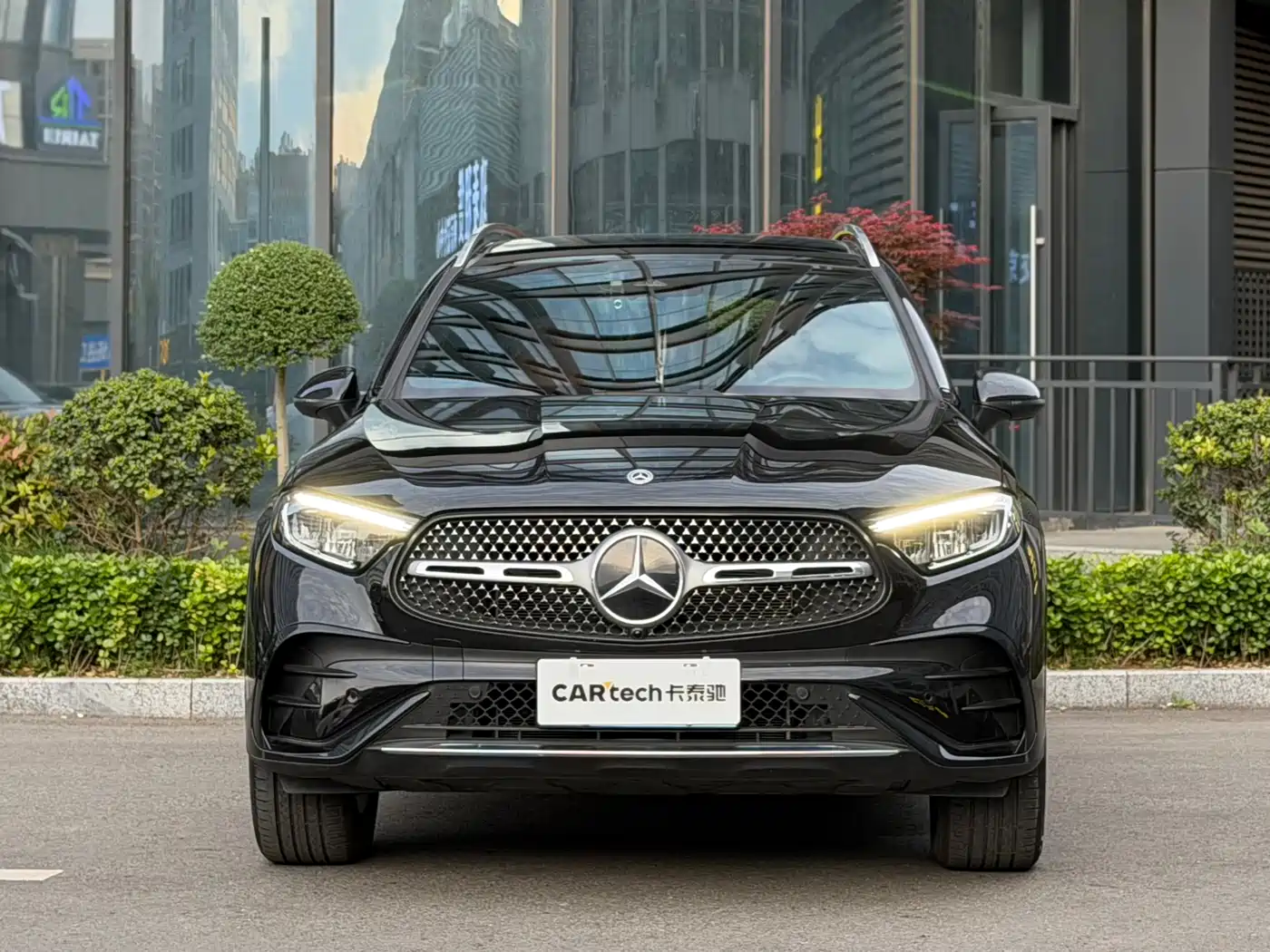 Mercedes-Benz GLC 2024 GLC 260 L 4MATIC Luxury 5-seater фото 2