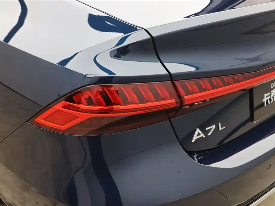 Audi A7L 2024 45TFSI S-line Dream Edition Crystal Package фото 30