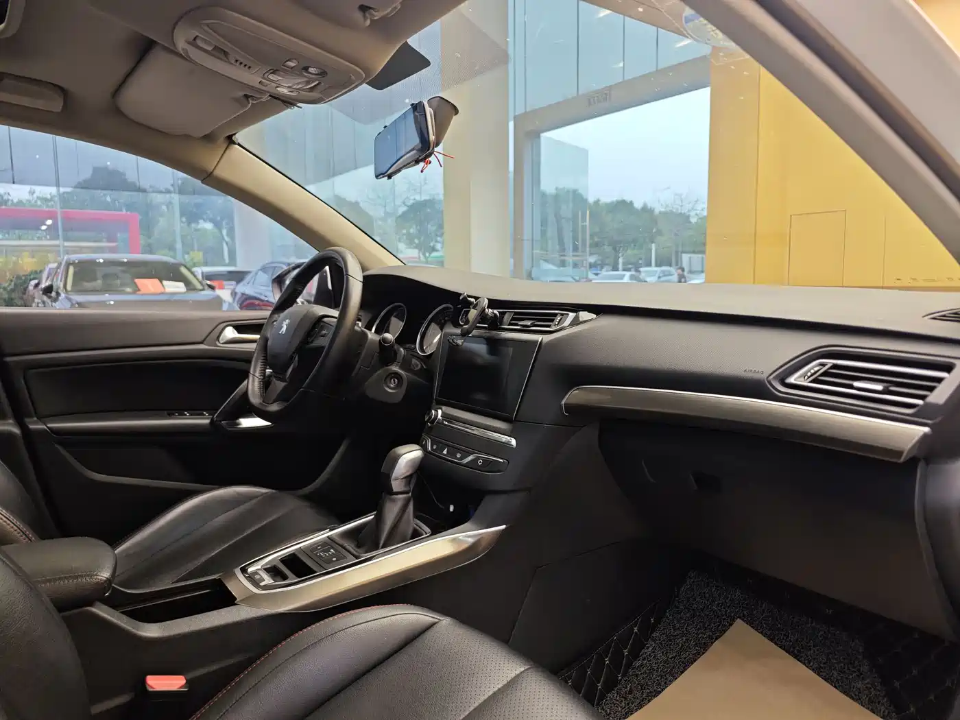 Peugeot 408 2016 1.6T Automatic Luxury Edition фото 30