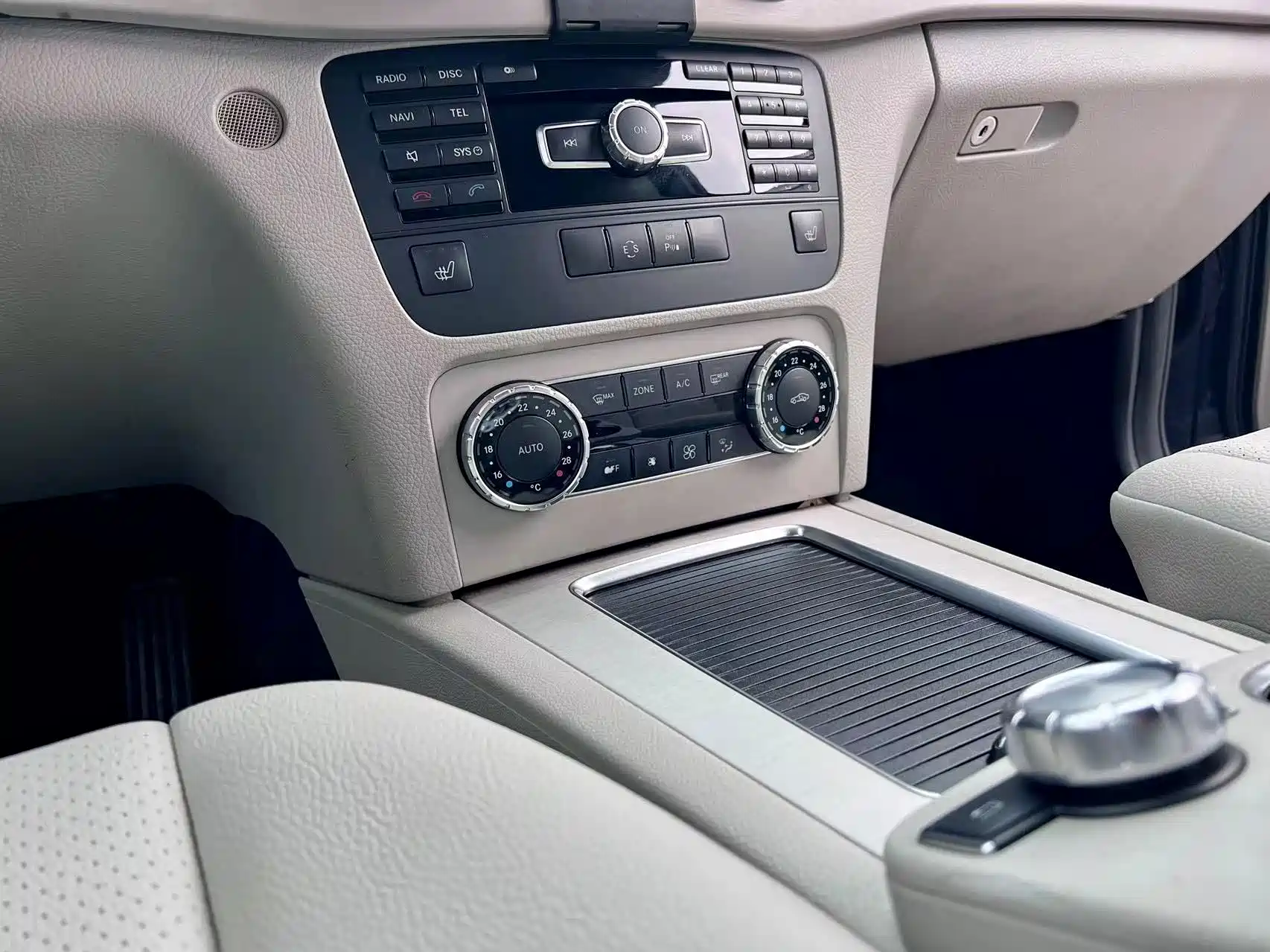 Photo 14 - Mercedes-Benz GLK-Class