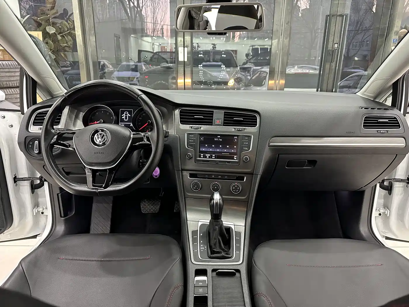 Volkswagen Golf 2016 230TSI Automatic Comfort фото 10