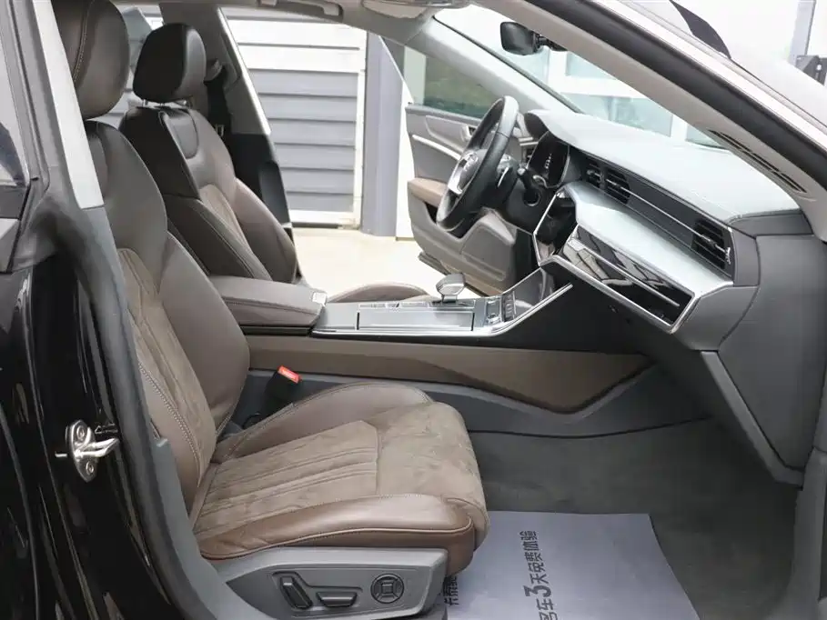Audi A7L 2024 45TFSI S-line Dream Edition Crystal Package фото 23