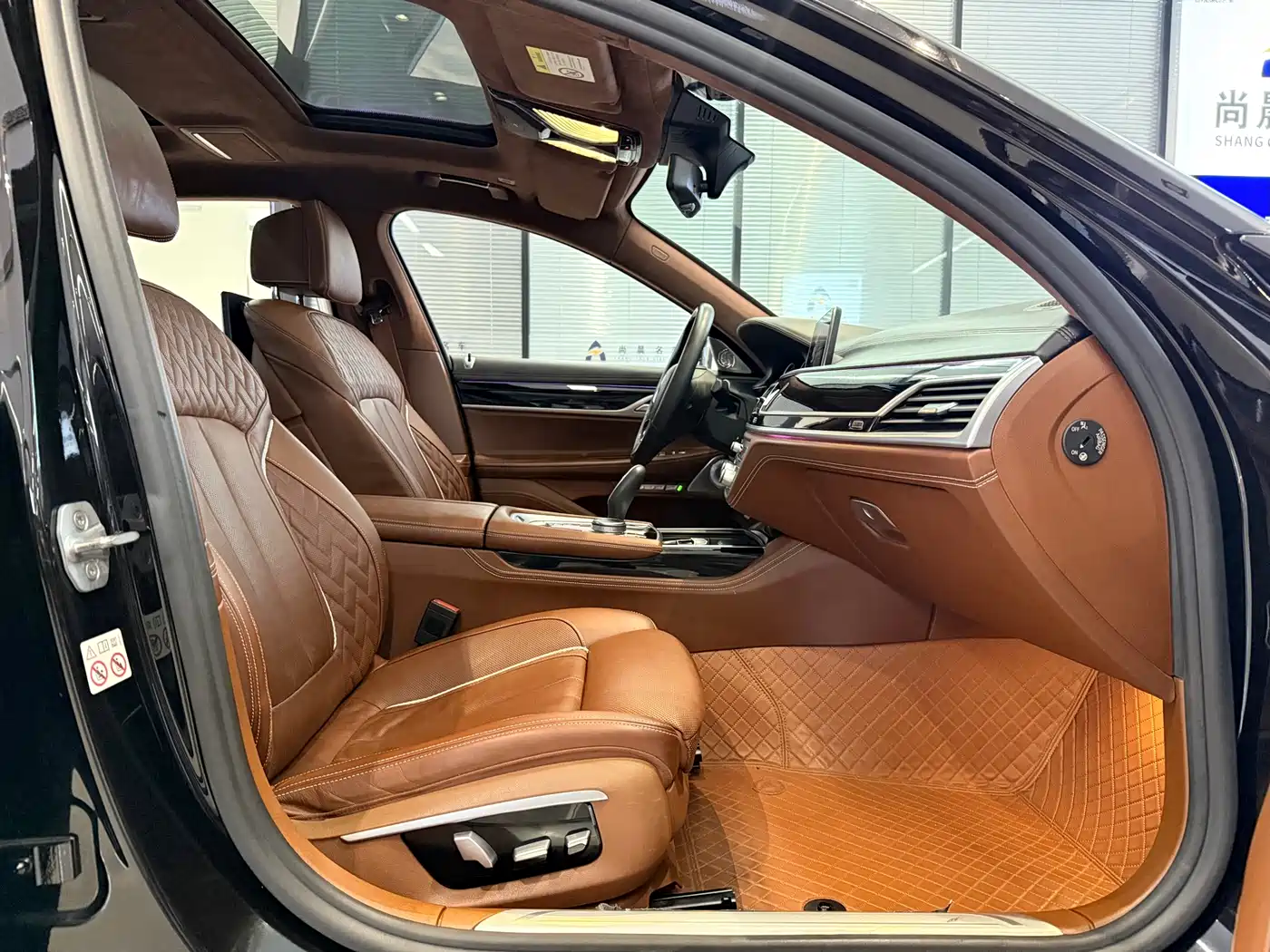 BMW 7 Series 2018 740Li xDrive Premium Type Excellence Package фото 7