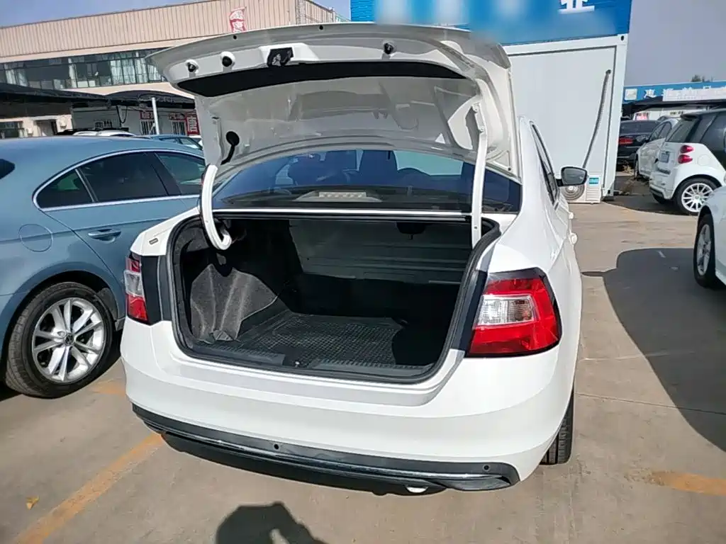 Photo 19 - Škoda Rapid