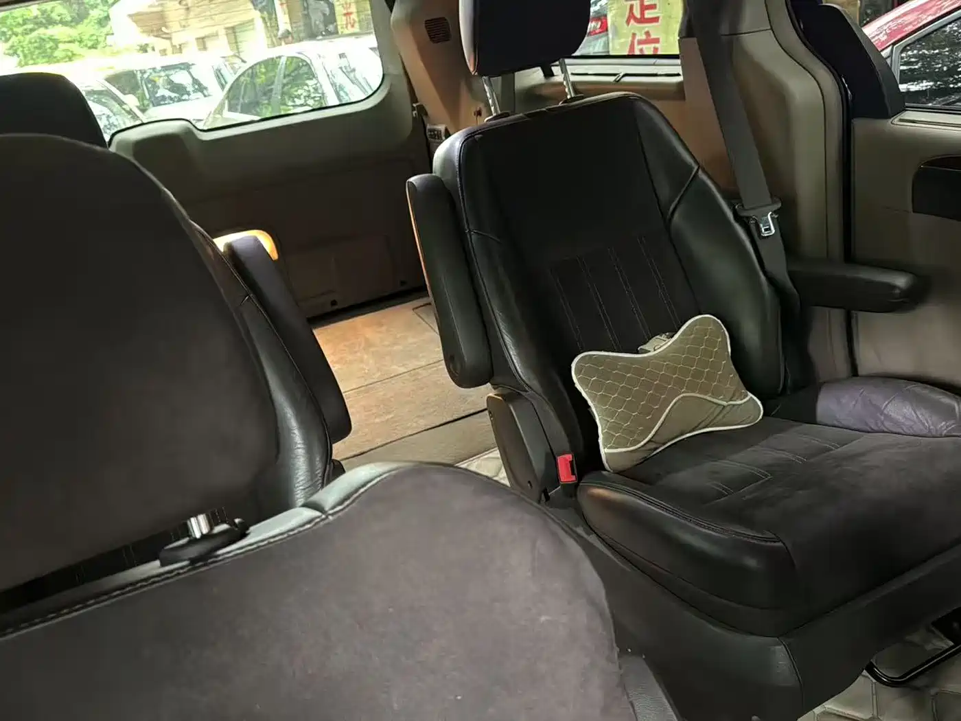 Chrysler Grand Voyager (Import) 2014 2013 3.6L Luxury Edition