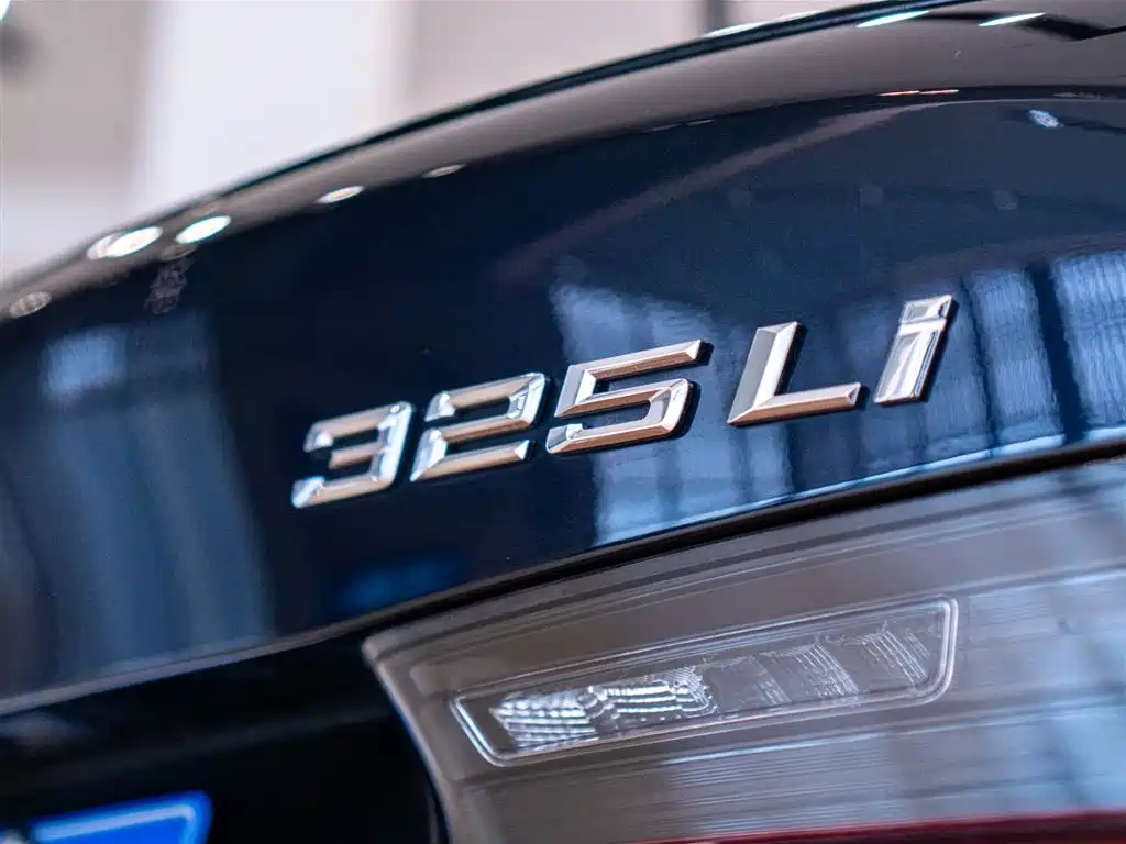 BMW 3 Series 2023 325Li M Sport Black Night Package фото 10
