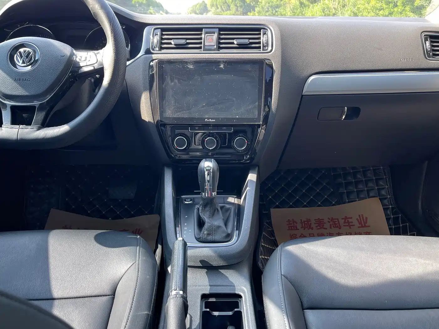 Volkswagen Sagitar 2018 1.6L Automatic Comfort фото 13