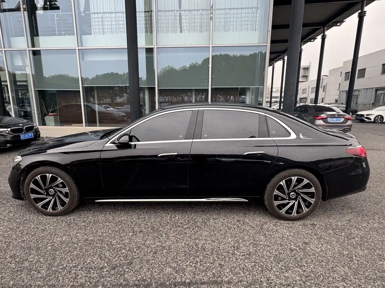 MERCEDES-BENZ E-CLASS