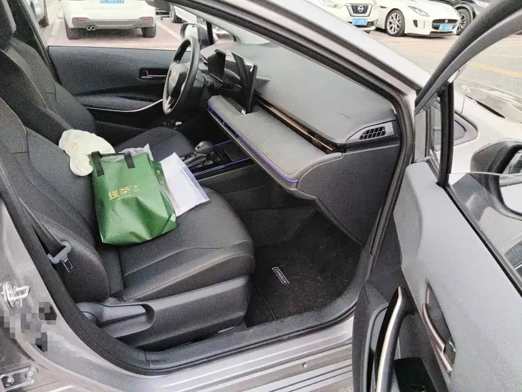 Photo 13 - Toyota Corolla