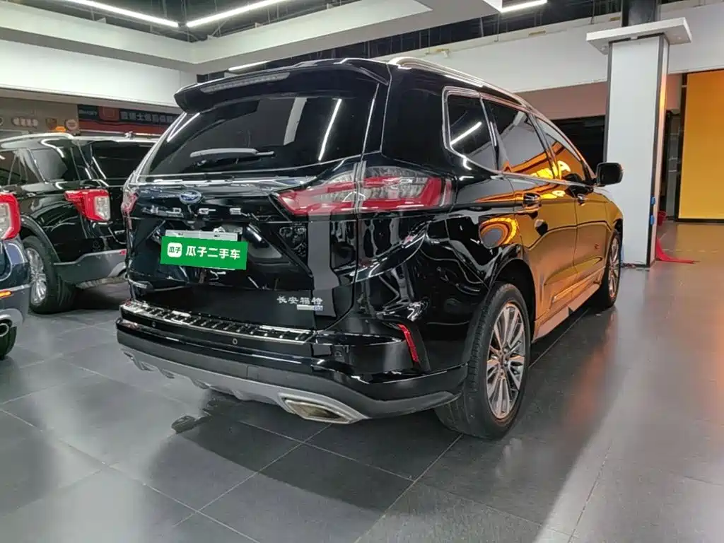 Ford Edge 2022 2021 PLUS EcoBoost 245 FWD Luxury Sharp 7-seater