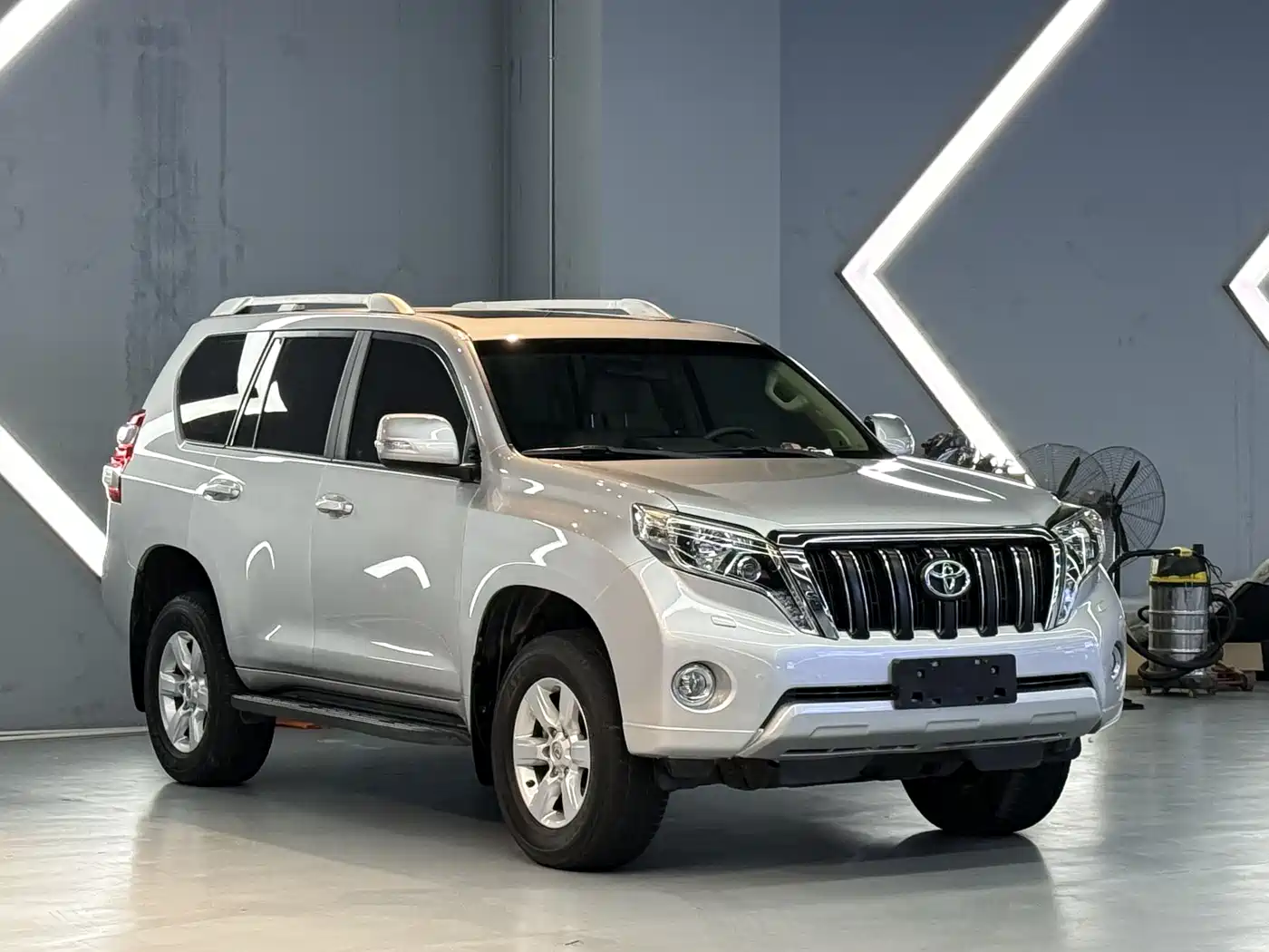 Toyota Prado 2016 2.7L Auto Luxury Edition фото 3