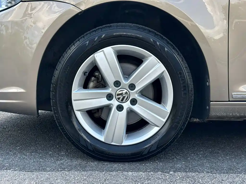 Фото 19 - Volkswagen Touran