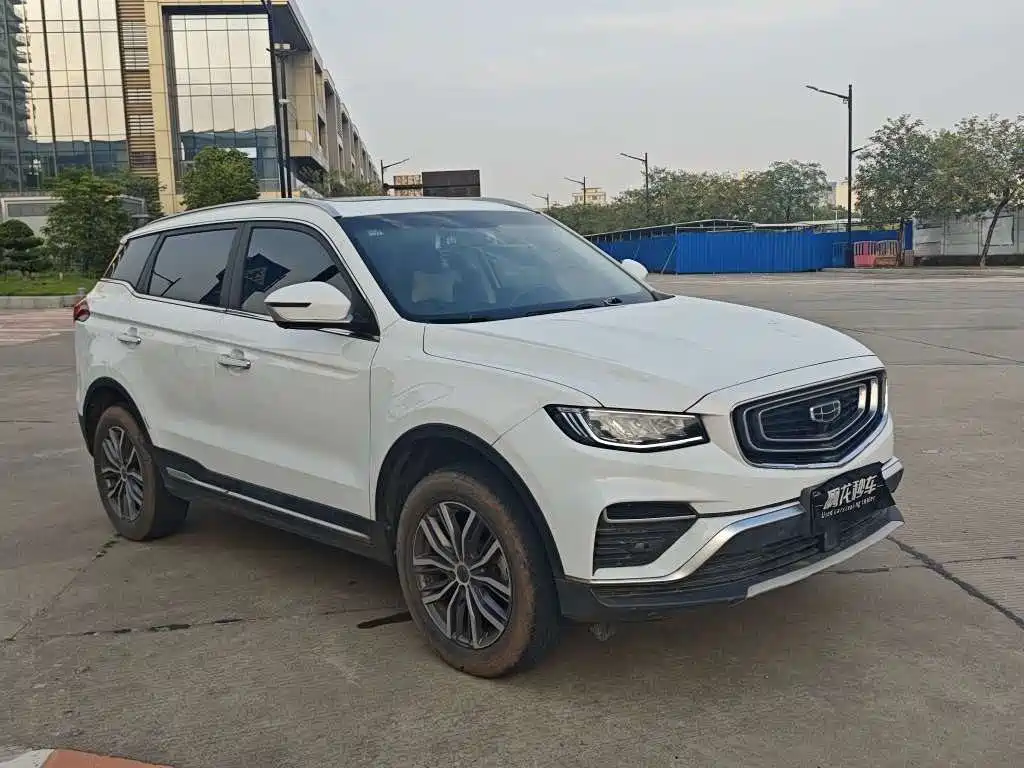 Фото 4 - Geely Atlas