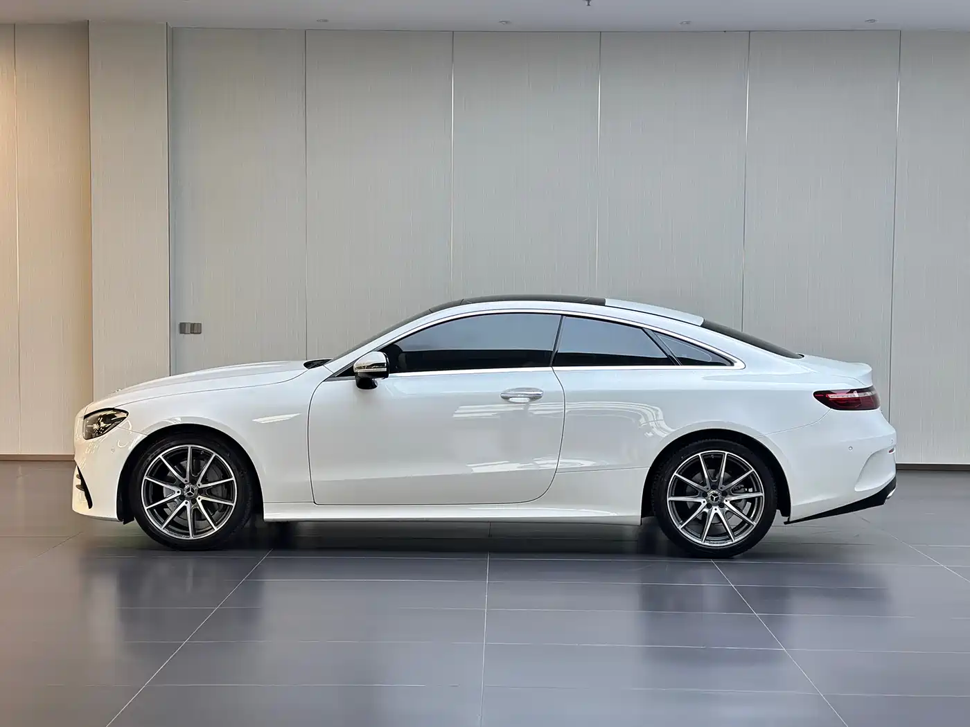 Mercedes-Benz E-Class (Import) 2023 E 260 Coupe фото 7