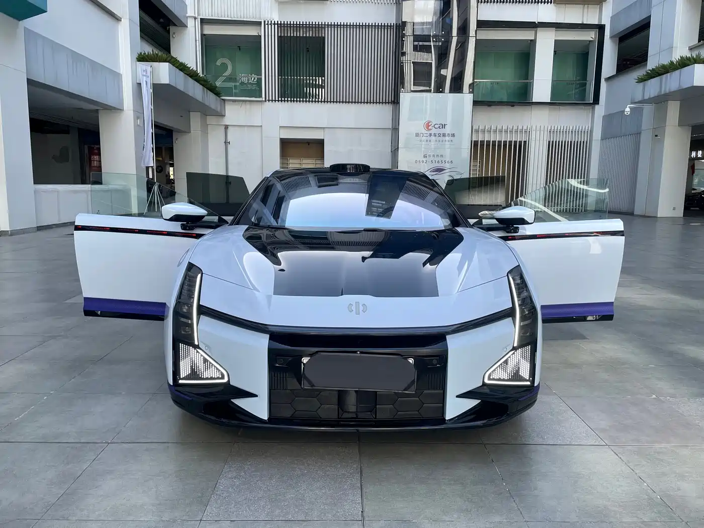 HiPhi Z 2023 5-Seater фото 2