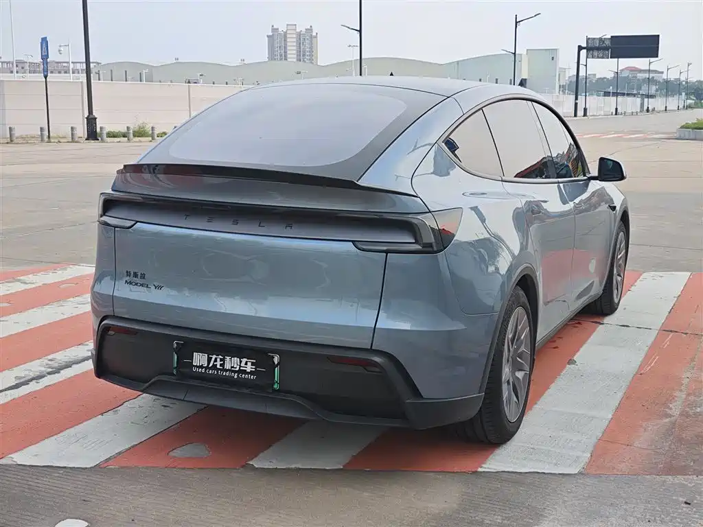 Tesla Model Y L 2025 2025 Facelift Long Range AWD