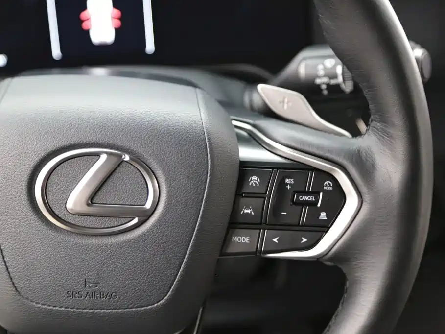 Фото 17 - Lexus GX