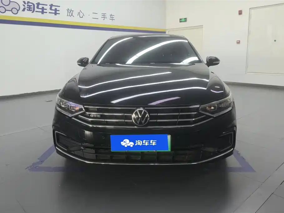 VOLKSWAGEN MAGOTAN GTE PLUG IN HYBRID