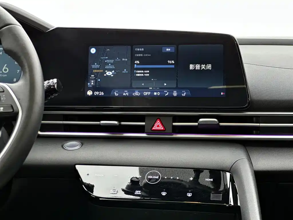 Hyundai Elantra 2022 1.5L CVT 20th Anniversary Edition фото 11