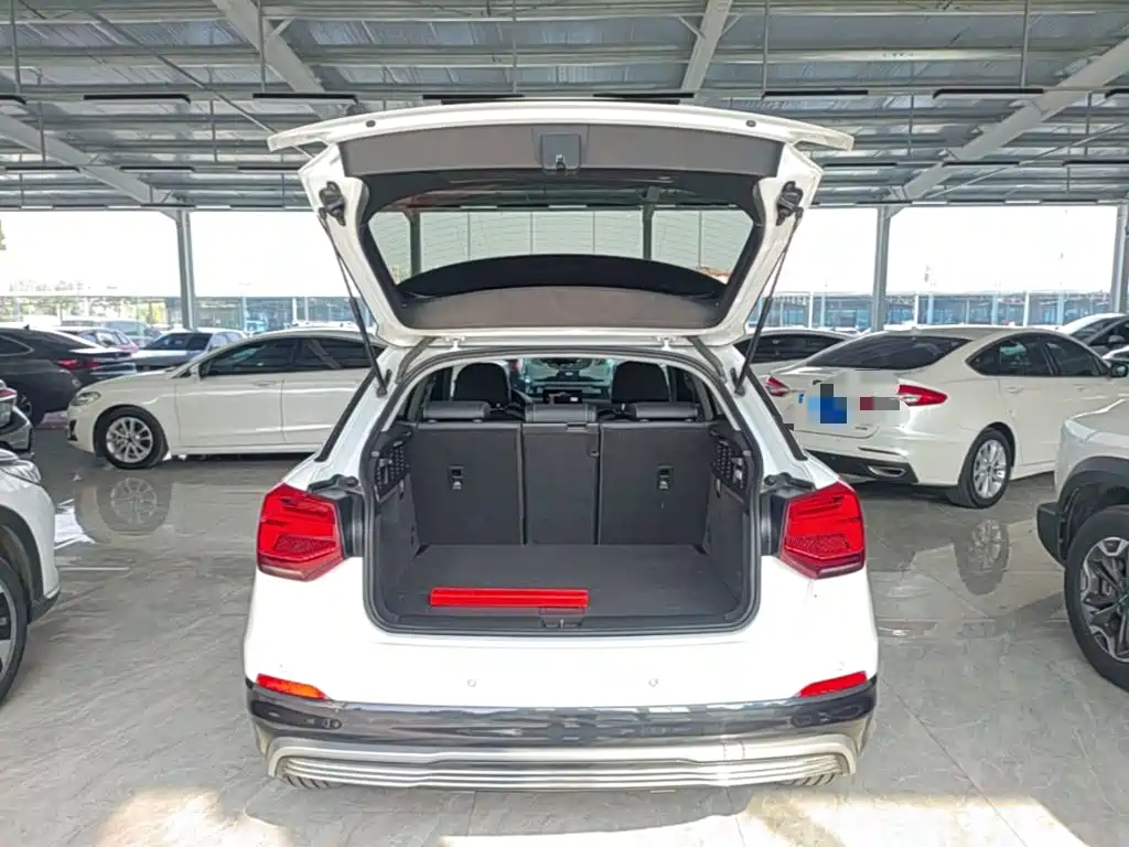 Фото 19 - Audi Q2L e-tron