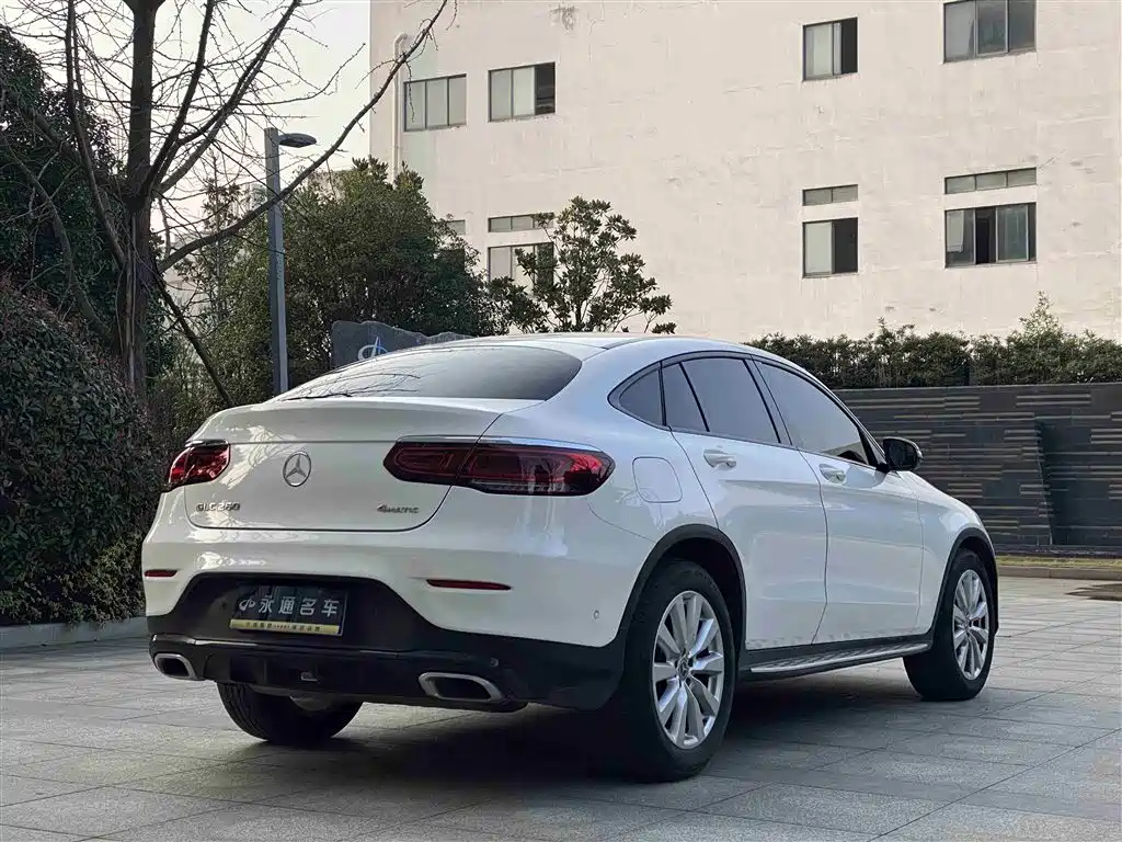 Mercedes-Benz GLC Coupe 2020 GLC 260 4MATIC Coupe SUV фото 17