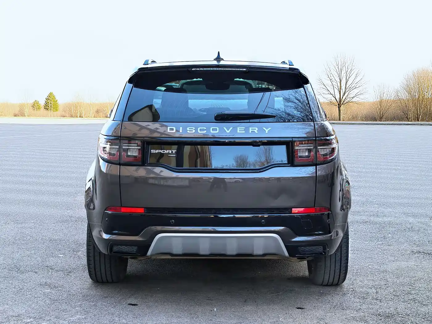 Land Rover Discovery Sport 2022 249PS Metropolis Edition 5-Seater фото 5