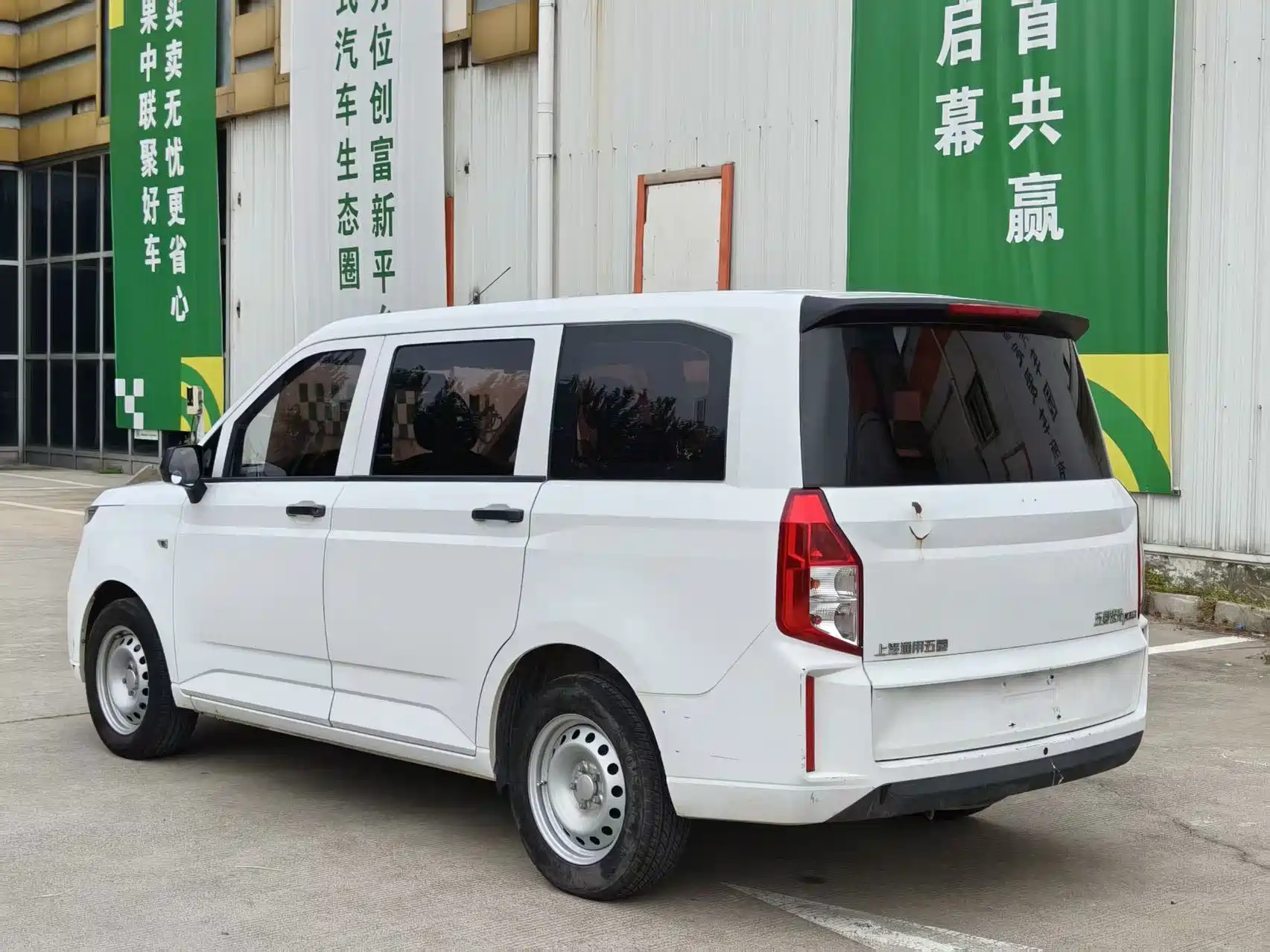 Фото 11 - Wuling Motors Wuling Hongguang PLUS