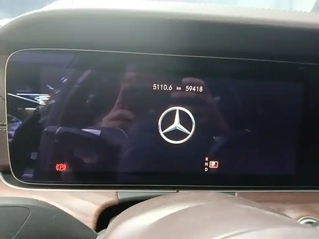 MERCEDES-BENZ E-CLASS