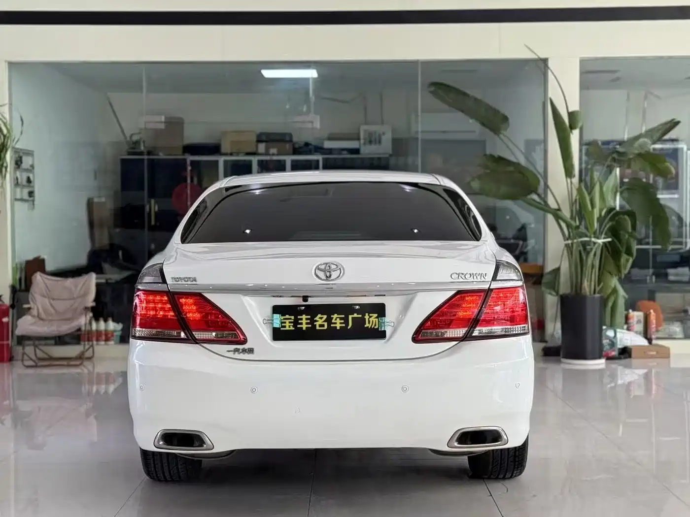 Toyota Crown 2012 2.5L Royal Leather Edition фото 8