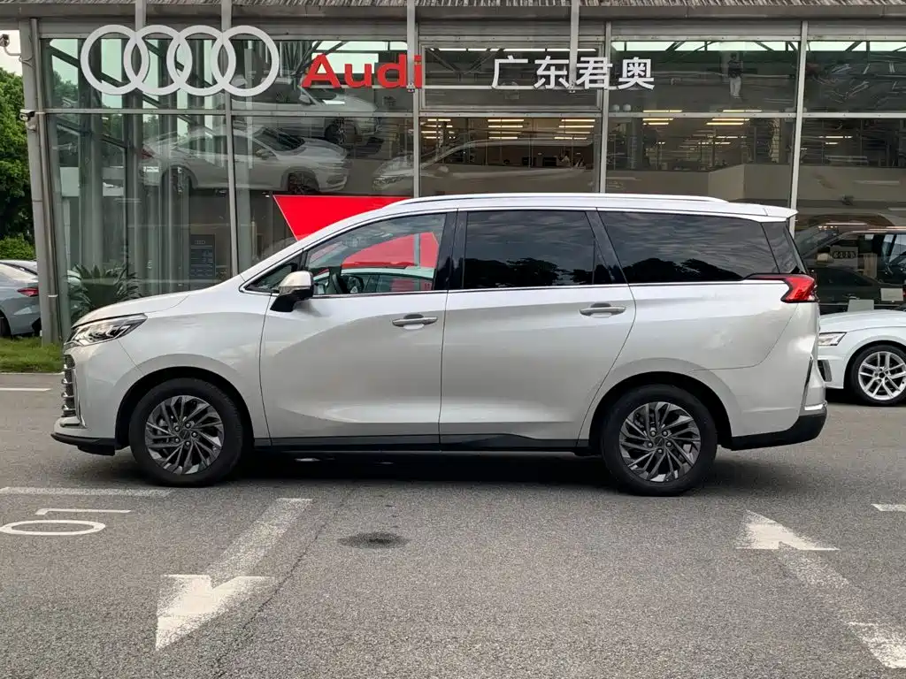 SAIC Maxus Maxus G50 2024 2023 Model PLUS 1.5T Happiness Recommended Auto Launch Edition